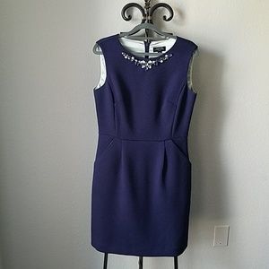 Tahari Petite Size 6 (like new)
